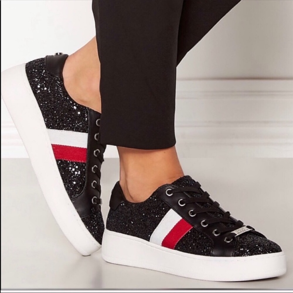 steve madden | Sporty Fashion Sneakers - Black